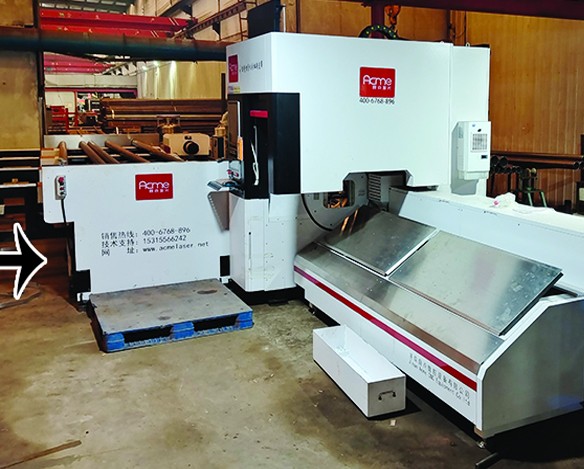 Laser pipe cutting machine